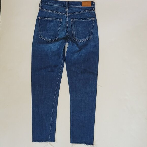 COH Liya High Rise Classic Fit Distressed Crop Cut off Hem Jean - Picture 3 of 11